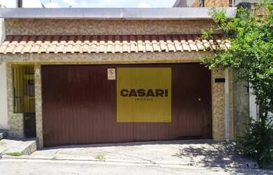 Imagem: A casa possui 3 Dormitórios, 2 Banheiros, 2 Vagas na garagem