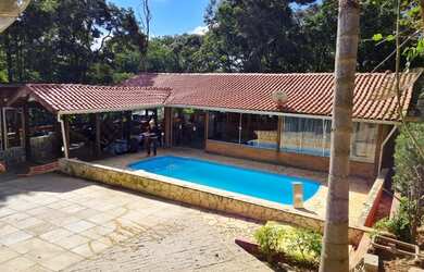 Imagem: A fazenda possui 600m² de Área e está localizado em Esmeralda