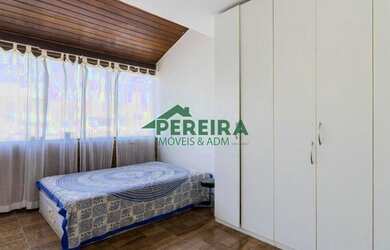 Imagem: A casa em condomínio possui 4 Dormitórios, 1 Banheiro, 2 Vagas