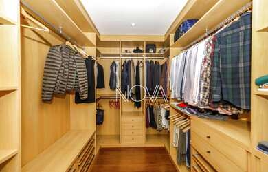 Imagem 10: ITANHANGÁ Casa. Piscina, Churrasqueira, 450m² de Áreae4 Vagas na garagem