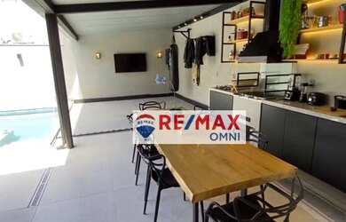 Imagem: A casa em condomínio possui 4 Dormitórios, 5 Banheiros, 2