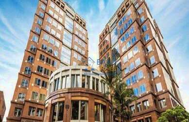 Imagem: O depósito possui 5 Vagas na garagem, 935m² de Área e está