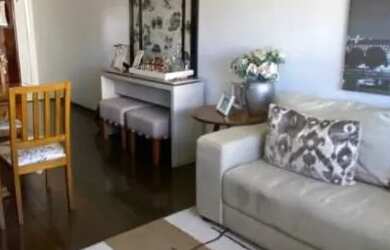 Imagem: O apartamento possui 2 Dormitórios, 2 Banheiros, 2 Vagas na