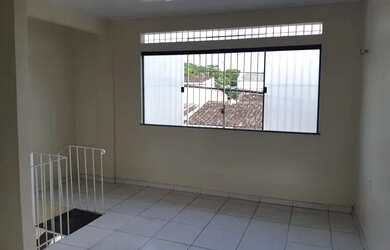 Imagem: A casa possui 1 Dormitório, 1 Banheiro e está localizado