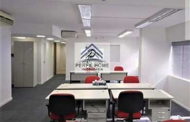 Imagem: O depósito possui 5 Vagas na garagem e 185m² de Área e está