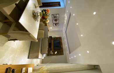 Imagem: A casa possui 4 Dormitórios, 2 Banheiros, 1 Vaga na garagem