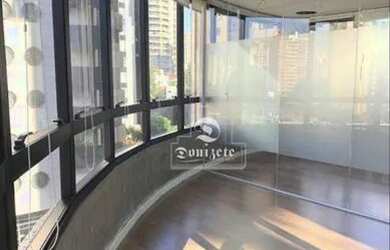 Imagem: O depósito possui 3 Vagas na garagem, 200m² de Área e está