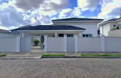 Imagem: A casa em condomínio possui 3 Dormitórios, 3 Banheiros, 4