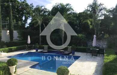 Imagem: A casa em condomínio possui 4 Dormitórios, 5 Banheiros, 2