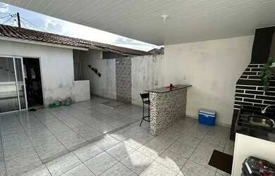 Imagem: A casa possui 2 Dormitórios, 1 Banheiro, 1 Vaga na garagem