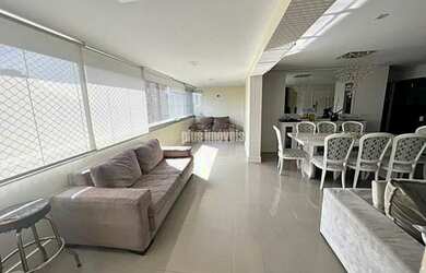 Imagem: O apartamento possui 4 Dormitórios, 5 Banheiros, 3 Vagas na