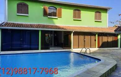 Imagem: A casa possui 2 Dormitórios, 1 Vaga na garagem e está localizado