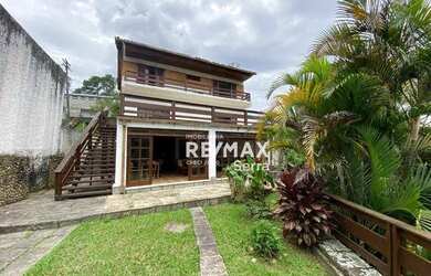 Imagem: A casa em condomínio possui 4 Dormitórios, 1 Banheiro, 3 Vagas