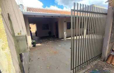 Imagem: A casa possui 3 Dormitórios, 1 Banheiro, 120m² de Área e