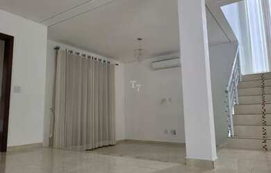 Imagem: A casa em condomínio possui 5 Dormitórios, 5 Banheiros, 4