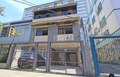 Imagem: A casa possui 5 Dormitórios, 5 Banheiros, 3 Vagas na garagem