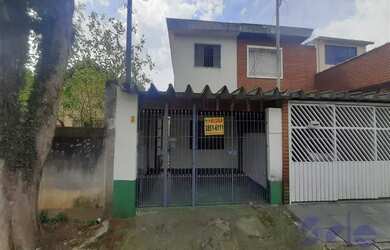 Imagem: A casae possui 2 Dormitórios, 1 Banheiro, 1 Vaga na garagem