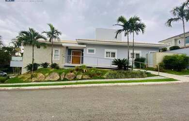 Imagem: A casa em condomínio possui 4 Dormitórios, 5 Banheiros, 4