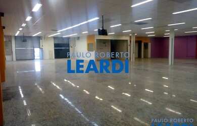 Imagem: O depósito possui 5 Vagas na garagem, 589m² de Área e está