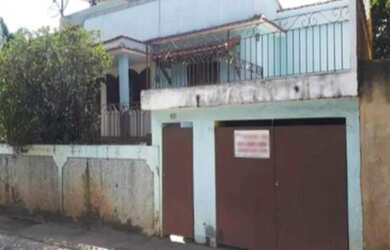 Imagem: A casa possui 3 Dormitórios, 1 Banheiro e 129m² de Área e