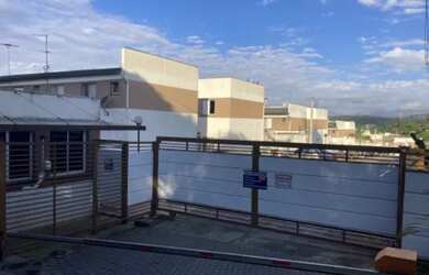 Imagem: A casa em condomínio possui 2 Dormitórios, 2 Banheiros, 1