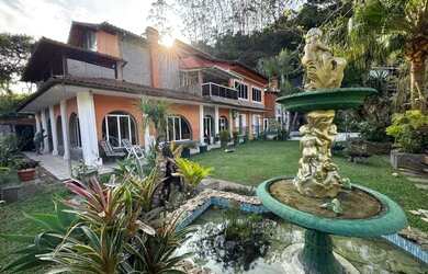 Imagem: Vendo Casca com 5 quartos (2 suítes) no Centro - cod 25725