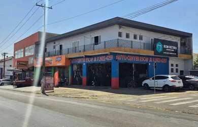 Imagem: O depósito possui 5 Vagas na garagem, 450m² de Área e está