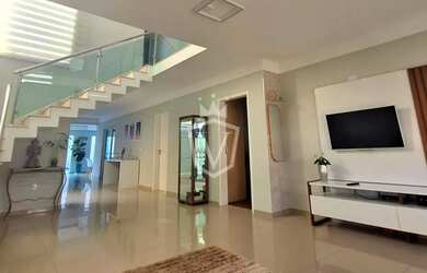 Imagem: A casa em condomínio possui 4 Dormitórios, 5 Banheiros, 4