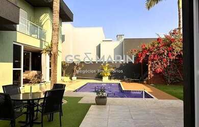 Imagem: A casa em condomínio possui 4 Dormitórios, 5 Banheiros, 2