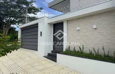 Imagem: A casa à venda possui 3 Dormitórios, 2 Banheiros, 1 Vaga na