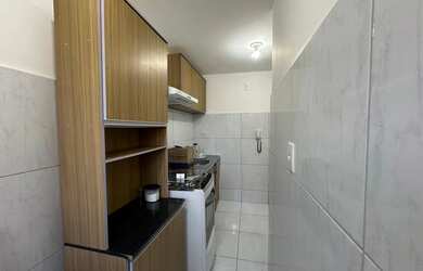 Imagem: O apartamento possui 2 Dormitórios, 1 Banheiro, 1 Vaga na garagem