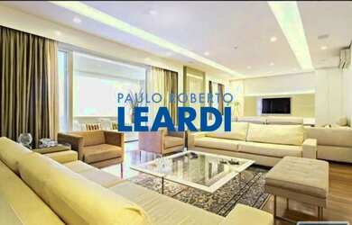 Imagem: O apartamento para alugar possui 4 Dormitórios, 5 Banheiros