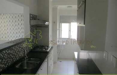 Imagem: O apartamento possui 3 Dormitórios, 1 Banheiro, 1 Vaga na garagem