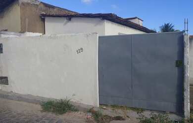 Imagem: A casa possui 1 Dormitório, 1 Banheiro e 1 Vaga na garagem