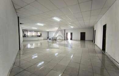 Imagem: O depósito possui 5 Vagas na garagem, 890m² de Área, Imóvel