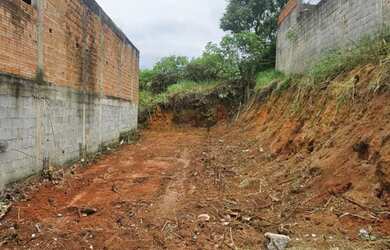 Imagem 2: Terreno próximo ao centro- Ferraz de Vasconcelos