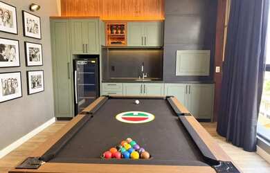 Imagem 4: Apartamento novo e mobiliado com 3 suítes na Meia Praia central Lazer...