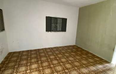 Imagem 2: Casa e terreno 10 x 50. Varanda, 5 Vagas na garageme3 Dormitórios