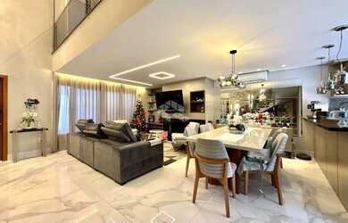 Imagem: A casa em condomínio possui 4 Dormitórios, 4 Banheiros, 3