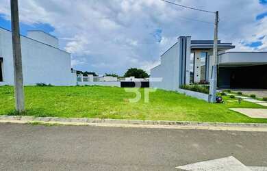 Imagem: O terreno possui 300m² de Área e está localizado em Jardins