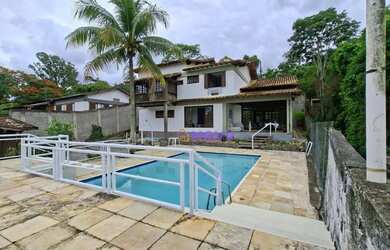 Imagem: ótima casa de 4 quartos em Pendotiba