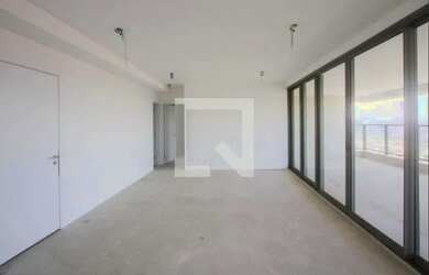 Imagem: O apartamento possui 4 Dormitórios, 3 Banheiros, 3 Vagas na