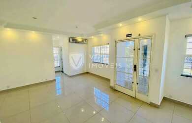 Imagem: A casa possui 5 Dormitórios, 5 Banheiros, 5 Vagas na garagem