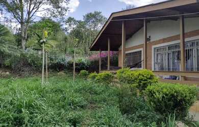 Imagem: A fazenda possui 2.000m² de Área e está localizado em Chácaras