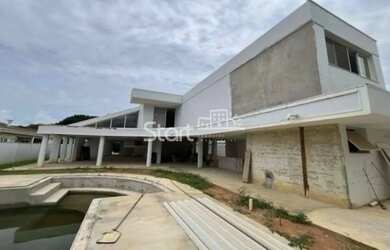 Imagem: A casa em condomínio possui 4 Dormitórios, 5 Banheiros, 5