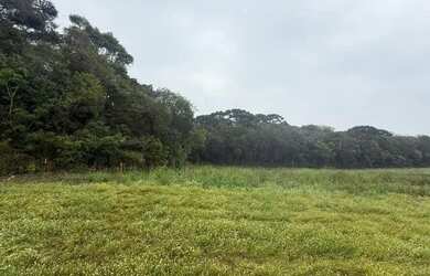 Imagem: O terreno possui 1.877m² de Área e está localizado em Colônia