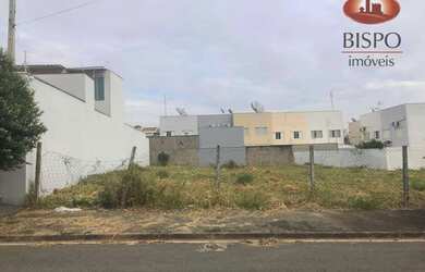 Imagem: O terreno possui 220m² de Área e está localizado em Jardim