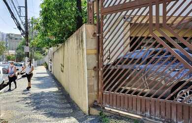 Imagem 6: Sobrado de Esquina. Varanda, 268m² de Área, 4 Vagas na garageme3 Dormitórios