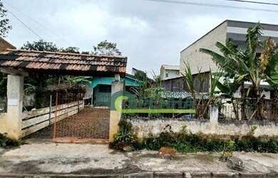 Imagem: A casa possui 2 Dormitórios, 1 Banheiro, 4 Vagas na garagem