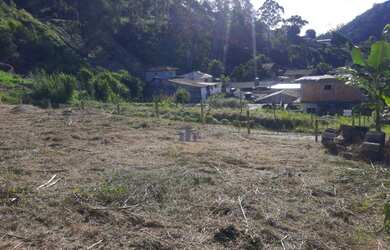 Imagem: O terreno possui 447m² de Área e está localizado em Campo